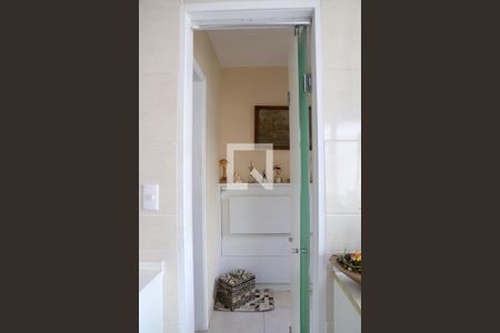 Apartamento à venda com 121m², 3 quartos e 2 vagas Apartamento à venda com 121m², 3 quartos e 2 vagasQuarto de Serviço