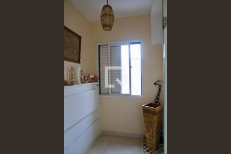 Apartamento à venda com 121m², 3 quartos e 2 vagas Apartamento à venda com 121m², 3 quartos e 2 vagasQuarto de Serviço