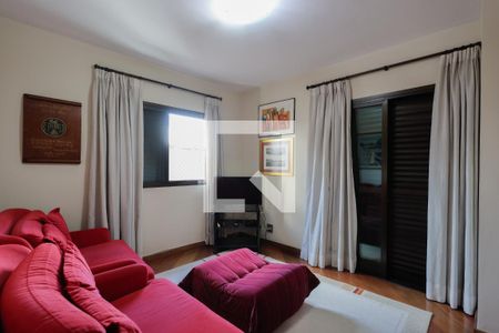 Apartamento à venda com 156m², 4 quartos e 3 vagasQuarto 2