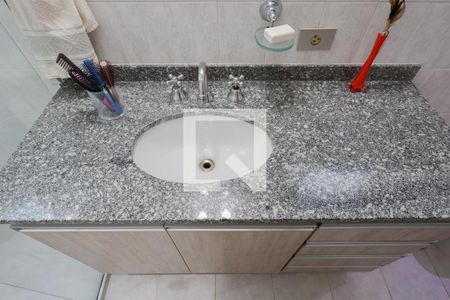 Apartamento à venda com 156m², 4 quartos e 3 vagasBanheiro da Suíte 2