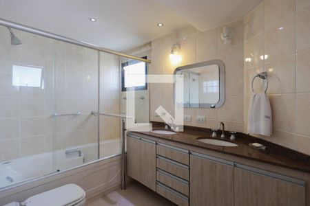 Apartamento à venda com 156m², 4 quartos e 3 vagasBanheiro da Suíte 1