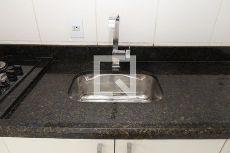 Cozinha de apartamento à venda com 2 quartos, 43m² em Vila Carmosina, São Paulo