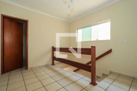 Casa à venda com 120m², 2 quartos e 1 vagaEscada