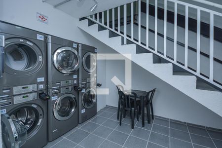 Apartamento à venda com 42m², 2 quartos e sem vaga Apartamento à venda com 42m², 2 quartos e sem vagaLavanderia