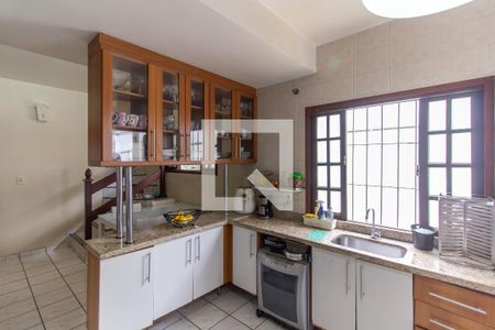 Casa à venda com 238m², 4 quartos e 2 vagasCozinha