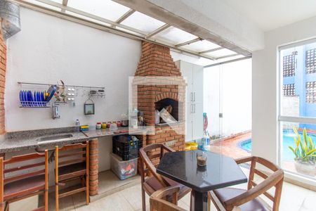 Casa à venda com 238m², 4 quartos e 2 vagasÁrea comum - Churrasqueira