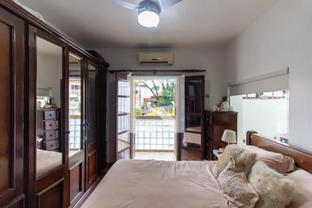 Casa à venda com 238m², 4 quartos e 2 vagasQuarto 4 - Suíte