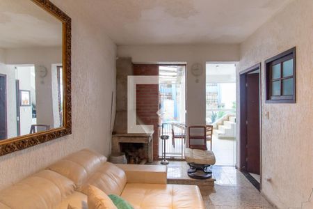 Casa à venda com 238m², 4 quartos e 2 vagasàrea de laser