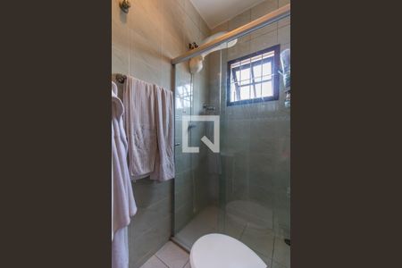 Casa à venda com 238m², 4 quartos e 2 vagasBanheiro da Suíte 2