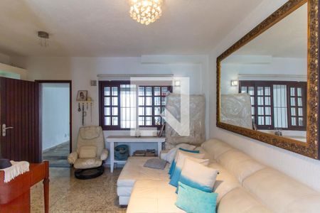 Casa à venda com 238m², 4 quartos e 2 vagasàrea de laser