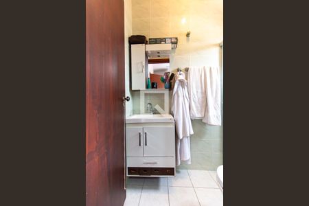 Casa à venda com 238m², 4 quartos e 2 vagasBanheiro da Suíte 2