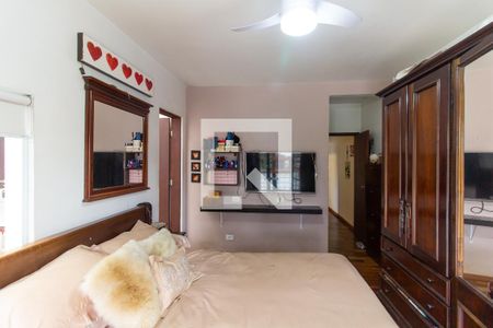 Casa à venda com 238m², 4 quartos e 2 vagasQuarto 4 - Suíte