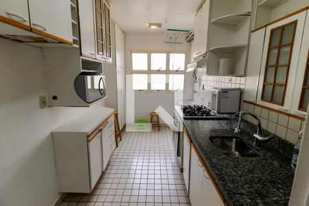 Apartamento à venda com 74m², 3 quartos e 2 vagasCozinha - Armários