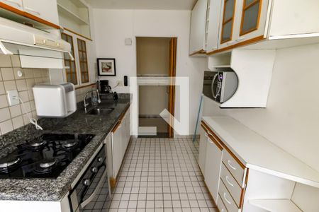 Apartamento à venda com 74m², 3 quartos e 2 vagasCozinha - Armários