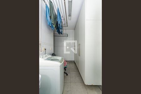 Apartamento à venda com 242m², 5 quartos e 3 vagas Apartamento à venda com 242m², 5 quartos e 3 vagasÁrea de Serviço