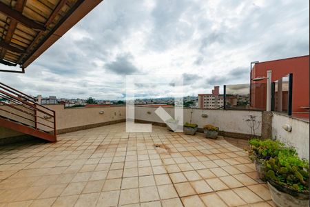 Apartamento à venda com 242m², 5 quartos e 3 vagas Apartamento à venda com 242m², 5 quartos e 3 vagasVaranda