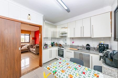 Apartamento à venda com 242m², 5 quartos e 3 vagas Apartamento à venda com 242m², 5 quartos e 3 vagasCozinha