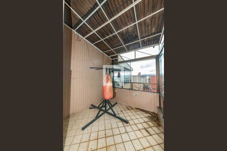 Apartamento à venda com 242m², 5 quartos e 3 vagas Apartamento à venda com 242m², 5 quartos e 3 vagasVaranda 2