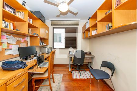 Apartamento à venda com 242m², 5 quartos e 3 vagas Apartamento à venda com 242m², 5 quartos e 3 vagasQuarto 4