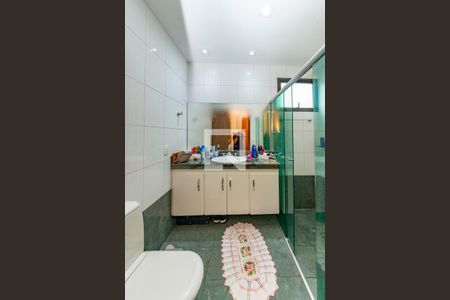 Apartamento à venda com 242m², 5 quartos e 3 vagas Apartamento à venda com 242m², 5 quartos e 3 vagasBanheiro da Suíte