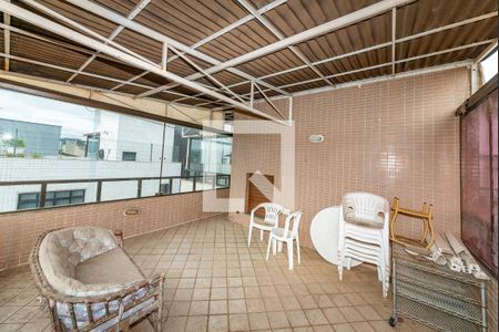 Apartamento à venda com 242m², 5 quartos e 3 vagas Apartamento à venda com 242m², 5 quartos e 3 vagasVaranda 2