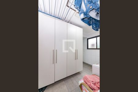 Apartamento à venda com 242m², 5 quartos e 3 vagas Apartamento à venda com 242m², 5 quartos e 3 vagasÁrea de Serviço