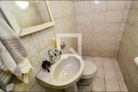 Casa à venda com 128m², 3 quartos e 4 vagasBanheiro 1