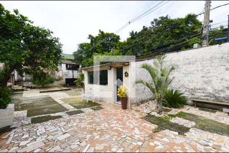 Casa à venda com 128m², 3 quartos e 4 vagasÁrea Externa