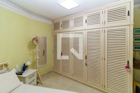 Casa à venda com 210m², 4 quartos e 2 vagasSuíte