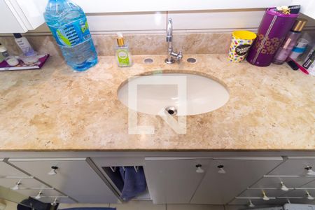 Casa à venda com 210m², 4 quartos e 2 vagasBanheiro 2