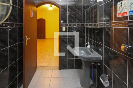 Casa para alugar com 286m², 2 quartos e 15 vagasBanheiro da Suite