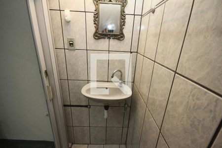 Casa para alugar com 286m², 2 quartos e 15 vagasLavabo da garagem