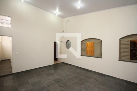 Casa para alugar com 286m², 2 quartos e 15 vagasQuintal