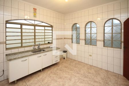 Casa para alugar com 286m², 2 quartos e 15 vagasCozinha