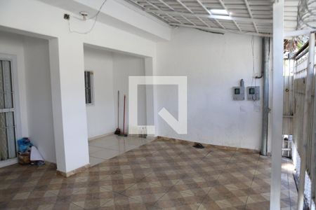 Casa à venda com 58m², 2 quartos e 2 vagasGaragem
