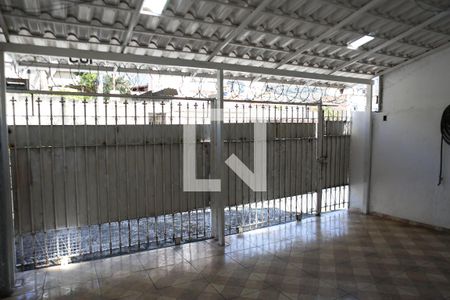 Casa à venda com 58m², 2 quartos e 2 vagasGaragem