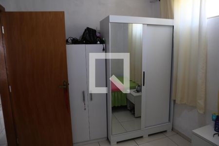 Quarto 1 de casa à venda com 2 quartos, 58m² em Sta Cruz Ind, Contagem