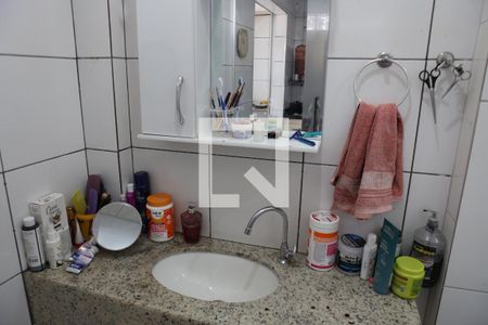 Casa à venda com 58m², 2 quartos e 2 vagasBanheiro