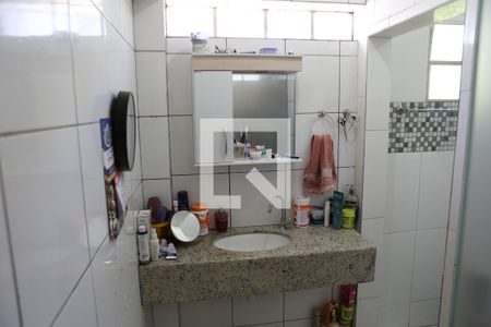 Casa à venda com 58m², 2 quartos e 2 vagasBanheiro