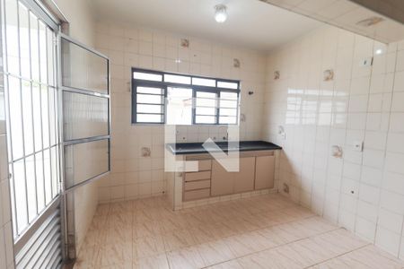 Casa para alugar com 90m², 3 quartos e 1 vagaCozinha