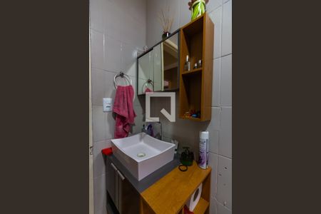 Casa à venda com 100m², 4 quartos e 1 vagaBanheiro 2