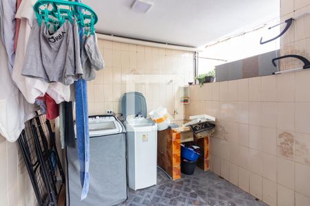 Casa à venda com 100m², 4 quartos e 1 vagaÁrea de Serviço 