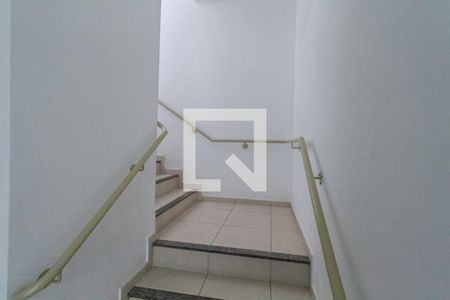 Apartamento para alugar com 43m², 2 quartos e 1 vagaEscada
