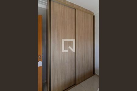 Quarto 1 de apartamento para alugar com 2 quartos, 43m² em Nacional, Contagem