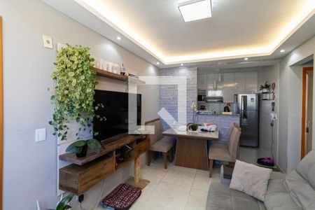 Sala de apartamento para alugar com 2 quartos, 43m² em Nacional, Contagem