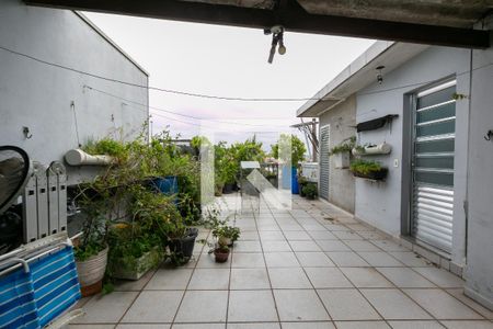 Casa à venda com 350m², 4 quartos e 2 vagas Casa à venda com 350m², 4 quartos e 2 vagasÁrea de Serviço / Terraço