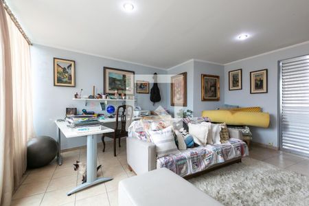 Casa à venda com 350m², 4 quartos e 2 vagas Casa à venda com 350m², 4 quartos e 2 vagasEscritório