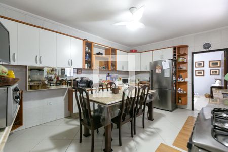Casa à venda com 350m², 4 quartos e 2 vagas Casa à venda com 350m², 4 quartos e 2 vagasCozinha 1