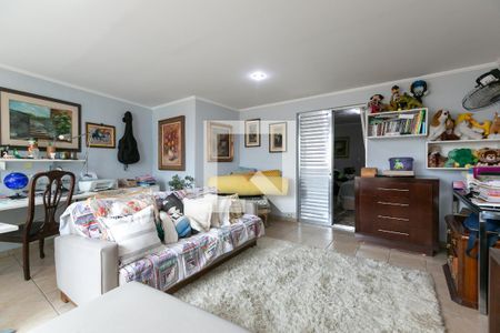 Casa à venda com 350m², 4 quartos e 2 vagas Casa à venda com 350m², 4 quartos e 2 vagasEscritório