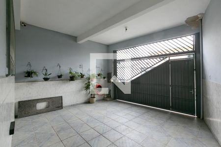 Casa à venda com 350m², 4 quartos e 2 vagas Casa à venda com 350m², 4 quartos e 2 vagasGaragem